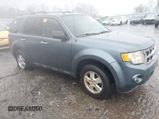 2011 Ford Escape XLT with VIN 1FMCU0D70BKA25265, listed as a IAAI auction lot 41539864 with 1 mi miles. Bid and sale history available at carsss.com. Image 1.