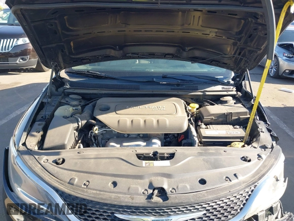2015 Chrysler 200 Limited with VIN 1C3CCCAB4FN695203, listed as a IAAI auction lot 42105080 with 139,140 mi miles. Bid and sale history available at carsss.com. Image 10.