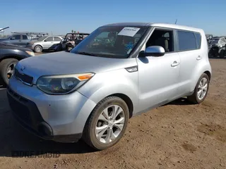 2015 Kia Soul + with VIN KNDJP3A57F7784205, listed as a IAAI auction lot 42001560 with 180,889 mi miles. Bid and sale history available at carsss.com. Image 2.