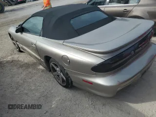 2002 Pontiac Firebird Trans Am z VIN 2G2FV32G022171702, wystawiony jako Copart lot #74819264 z przebiegiem Nie podano mil oraz Nie do naprawy • Non repairable. Historia ofert i sprzedaży dostępna na DreamBid. Obrazek 2.
