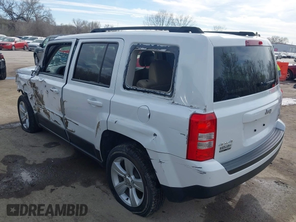 2014 Jeep Patriot Latitude with VIN 1C4NJRFB0ED778170, listed as a IAAI auction lot 41870418 with 54,624 mi miles. Bid and sale history available at carsss.com. Image 3.