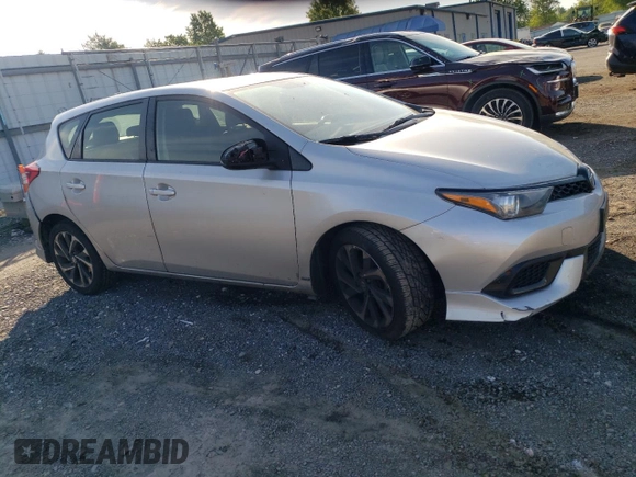 2016 Scion iM z VIN JTNKARJE4GJ510663, wystawiony jako Copart lot #56643355 z przebiegiem 119 532 mil mil oraz Czysty tytuł • Clean title. Historia ofert i sprzedaży dostępna na DreamBid. Obrazek 4.