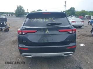 2024 Mitsubishi Outlander SE z VIN JA4J3VA81RZ049952, wystawiony jako IAAI lot #42448676 z przebiegiem 33 337 mil mil oraz . Historia ofert i sprzedaży dostępna na DreamBid. Obrazek 16.