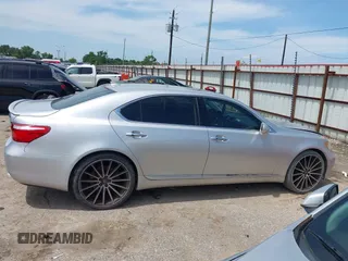 2007 Lexus LS 460 L with VIN JTHGL46F975020154, listed as a IAAI auction lot 42369197 with 136,158 mi miles and . Bid and sale history available at DreamBid. Image 13.