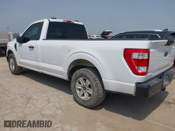 2022 Ford F-150 XL z VIN 1FTMF1CP0NKE04426, wystawiony jako IAAI lot #42320395 z przebiegiem 61 887 mil mil oraz . Historia ofert i sprzedaży dostępna na DreamBid. Obrazek 3.