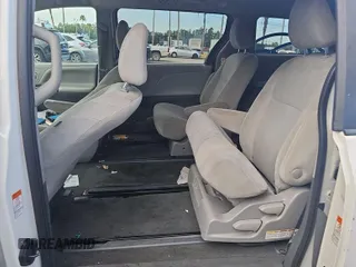 2020 Toyota Sienna L с VIN 5TDZZ3DC5LS041468, выставлен на аукционе IAAI как лот 42785544 с пробегом 117 615 миль миль и . История ставок и продаж доступна на DreamBid. Изображение 15.