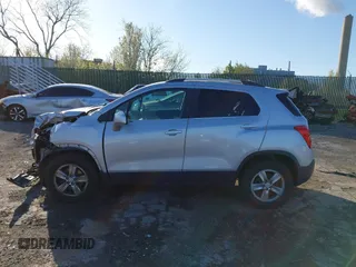 2015 Chevrolet Trax LT with VIN 3GNCJRSB6FL256031, listed as a IAAI auction lot 41995499 with 110,931 mi miles. Bid and sale history available at carsss.com. Image 14.