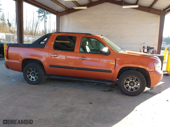 2008 Chevrolet Avalanche LS with VIN 3GNFK123X8G250104, listed as a IAAI auction lot 41383556 with 244,654 mi miles. Bid and sale history available at carsss.com. Image 13.