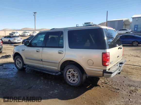 2000 Ford Expedition XLT with VIN 1FMRU15LXYLB33052, listed as a Copart auction lot 43271215 with 199,675 mi miles and Salvage Title. Bid and sale history available at carsss.com. Image 2.