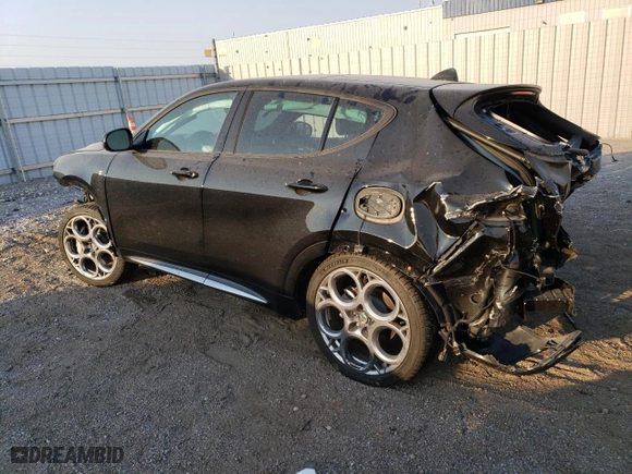 2024 Alfa Romeo Tonale Ti with VIN ZASPATCW7R3048009, listed as a Copart auction lot 75411104 with 0 mi miles and Salvage Title. Bid and sale history available at carsss.com. Image 2.