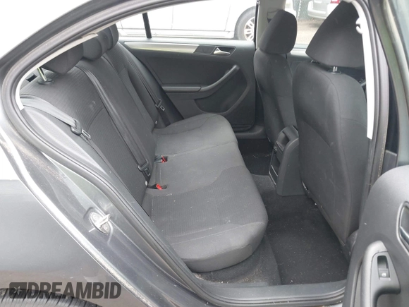 2015 Volkswagen Jetta SE z VIN 3VWD17AJ5FM285988, wystawiony jako IAAI lot #42675179 z przebiegiem 150 815 mil mil oraz . Historia ofert i sprzedaży dostępna na DreamBid. Obrazek 8.