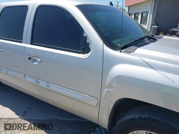 2010 Chevrolet Silverado 1500 LT with VIN 3GCRCSE07AG283691, listed as a IAAI auction lot 42036305 with 240,896 mi miles and . Bid and sale history available at DreamBid. Image 17.