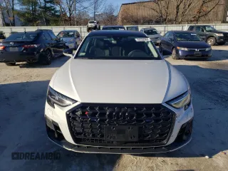 2023 Audi S8 z VIN WAULSAF85PN000614, wystawiony jako Copart lot #84752864 z przebiegiem 20 079 mil mil oraz Szkoda całkowita • Salvage title. Historia ofert i sprzedaży dostępna na DreamBid. Obrazek 5.