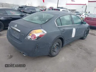 2007 Nissan Altima 2.5 with VIN 1N4AL21E17N458215, listed as a IAAI auction lot 41943990 with 190,234 mi miles. Bid and sale history available at carsss.com. Image 4.