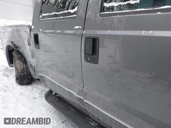 2005 Ford F-250 XL with VIN 1FTSW21P05EA15266, listed as a IAAI auction lot 41625540 with 248,211 mi miles and . Bid and sale history available at DreamBid. Image 6.