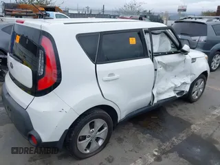 2016 Kia Soul with VIN KNDJN2A23G7341136, listed as a IAAI auction lot 41780119 with 1 mi miles. Bid and sale history available at carsss.com. Image 4.