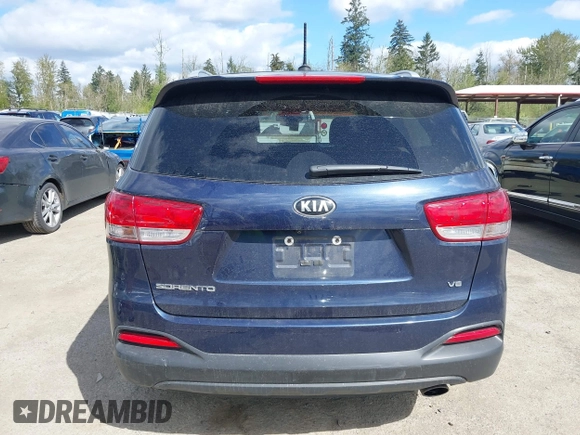2017 Kia Sorento LX with VIN 5XYPGDA51HG335348, listed as a IAAI auction lot 42085131 with 191,601 mi miles and . Bid and sale history available at carsss.com. Image 16.