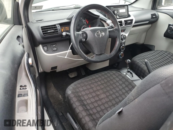 2012 Scion iQ z VIN JTNJJXB07CJ013314, wystawiony jako Copart lot #60961445 z przebiegiem 172 480 mil mil oraz Szkoda całkowita • Salvage title. Historia ofert i sprzedaży dostępna na DreamBid. Obrazek 8.