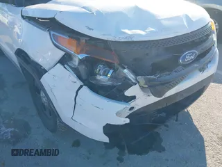 2014 Ford Police Interceptor Utility z VIN 1FM5K8ARXEGA33593, wystawiony jako IAAI lot #41342821 z przebiegiem 175 456 mil mil oraz . Historia ofert i sprzedaży dostępna na DreamBid. Obrazek 6.