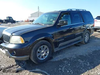 2004 Lincoln Navigator Luxury with VIN 5LMFU28R54LJ07507, listed as a IAAI auction lot 41284716 with 255,912 mi miles. Bid and sale history available at carsss.com. Image 2.