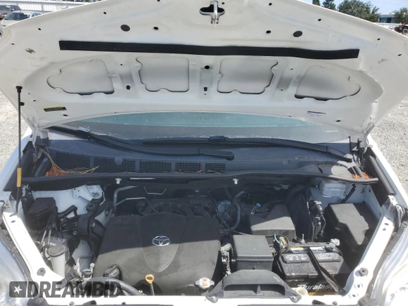 2018 Toyota Sienna LE Auto Access Seat with VIN 5TDKZ3DC0JS944349, listed as a Copart auction lot 58276595 with 72,725 mi miles and Salvage title. Bid and sale history available at DreamBid. Image 12.