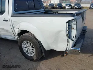2020 Nissan Frontier SV with VIN 1N6ED0EA4LN727688, listed as a IAAI auction lot 41693886 with 102,514 mi miles. Bid and sale history available at carsss.com. Image 3.