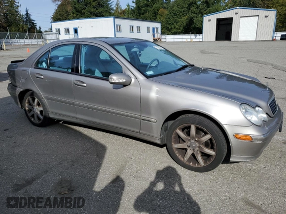 2003 Mercedes-Benz C 320 with VIN WDBRF64J53F440632, listed as a Copart auction lot 71250234 with 112,845 mi miles and Salvage Title. Bid and sale history available at DreamBid. Image 4.