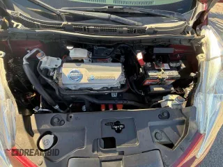 2011 Nissan LEAF SL-e with VIN JN1AZ0CP4BT000865, listed as a Copart auction lot 76585824 with 83,101 mi miles and Clean Title. Bid and sale history available at carsss.com. Image 7.