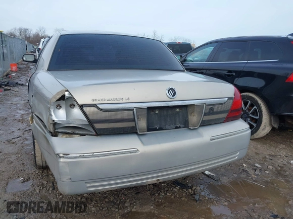 2009 Mercury Grand Marquis LS with VIN 2MEHM75V59X619114, listed as a IAAI auction lot 41685732 with 177,484 mi miles and . Bid and sale history available at DreamBid. Image 16.