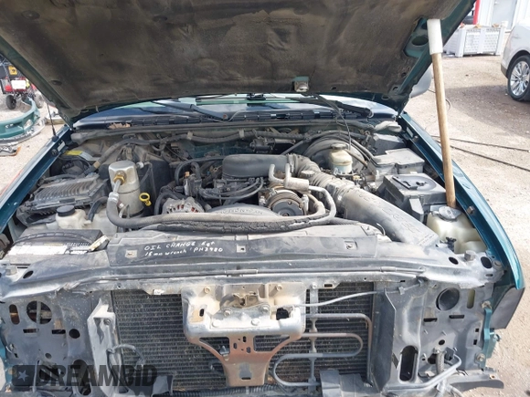 1998 Chevrolet Blazer LS z VIN 1GNDT13W7W2219654, wystawiony jako IAAI lot #42275733 z przebiegiem 150 384 mil mil oraz . Historia ofert i sprzedaży dostępna na DreamBid. Obrazek 10.