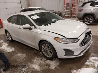 2020 Ford Fusion SE with VIN 3FA6P0HD0LR261278, listed as a IAAI auction lot 41607048 with 103,412 mi miles. Bid and sale history available at carsss.com. Image 1.