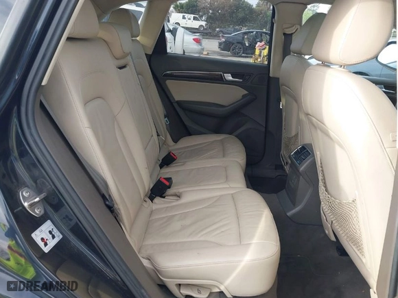 2014 Audi Q5 Premium Plus with VIN WA1LFAFP8EA106410, listed as a IAAI auction lot 41701297 with 131,735 mi miles. Bid and sale history available at carsss.com. Image 8.
