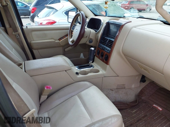 2006 Ford Explorer Eddie Bauer с VIN 1FMEU74EX6UA04305, выставлен на аукционе IAAI как лот 42122372 с пробегом 174 606 миль миль и . История ставок и продаж доступна на DreamBid. Изображение 5.