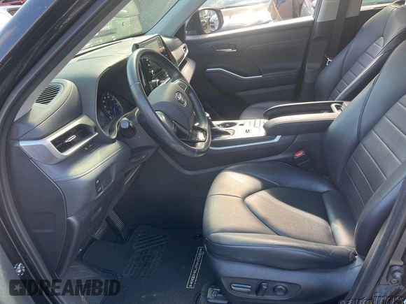2021 Toyota Highlander Hybrid XLE z VIN 5TDHARAH6MS509148, wystawiony jako IAAI lot #42545107 z przebiegiem 76 689 mil mil oraz . Historia ofert i sprzedaży dostępna na DreamBid. Obrazek 10.