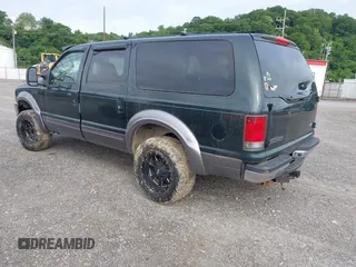 2002 Ford Excursion XLT z VIN 1FMSU41F12EB48358, wystawiony jako IAAI lot #42393292 z przebiegiem 200 377 mil mil oraz . Historia ofert i sprzedaży dostępna na DreamBid. Obrazek 3.