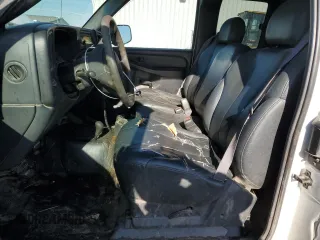 2001 Chevrolet Silverado 2500 with VIN 1GCGK29U61Z200260, listed as a Copart auction lot 79741324 with 217,069 mi miles and Salvage Title. Bid and sale history available at carsss.com. Image 7.