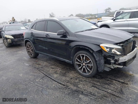 2016 Mercedes-Benz GLA with VIN WDCTG4GB5GJ201334, listed as a IAAI auction lot 41395492 with 109,043 mi miles. Bid and sale history available at carsss.com. Image 1.