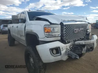 2015 GMC Sierra 2500HD available WiFi Denali with VIN 1GT120E8XFF521875, listed as a Copart auction lot 46704765 with 132,792 mi miles and Salvage Title. Bid and sale history available at carsss.com. Image 4.