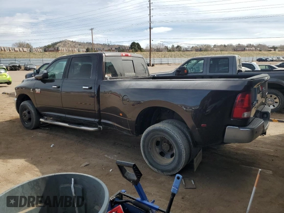 2010 Dodge 3500 Laramie z VIN 3D73Y4CL5AG147730, wystawiony jako Copart lot #49767775 z przebiegiem 300 746 mil mil oraz Szkoda całkowita • Salvage title. Historia ofert i sprzedaży dostępna na DreamBid. Obrazek 2.
