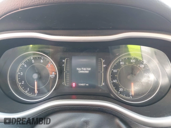 2018 Jeep Cherokee Latitude Plus z VIN 1C4PJMLX7JD515387, wystawiony jako IAAI lot #42459564 z przebiegiem 104 837 mil mil oraz . Historia ofert i sprzedaży dostępna na DreamBid. Obrazek 7.
