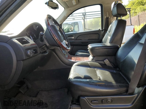 2008 Cadillac Escalade ESV with VIN 1GYFK66848R215970, listed as a Copart auction lot 57226505 with 255,076 mi miles and Salvage title. Bid and sale history available at DreamBid. Image 7.