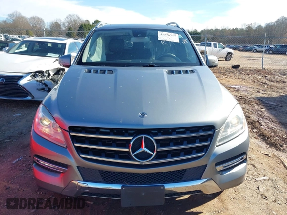 2013 Mercedes-Benz M 350 with VIN 4JGDA2EB7DA158724, listed as a IAAI auction lot 41576717 with 195,824 mi miles and . Bid and sale history available at DreamBid. Image 12.