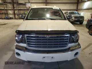 2007 Chrysler Aspen Limited z VIN 1A8HW58247F517239, wystawiony jako Copart lot #52882225 z przebiegiem 131 685 mil mil oraz Szkoda całkowita • Salvage title. Historia ofert i sprzedaży dostępna na DreamBid. Obrazek 5.