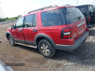 2006 Ford Explorer XLT z VIN 1FMEU73E46UB59076, wystawiony jako IAAI lot #42440539 z przebiegiem 166 077 mil mil oraz . Historia ofert i sprzedaży dostępna na DreamBid. Obrazek 14.
