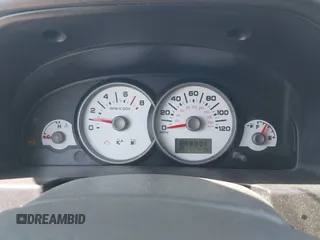 2006 Ford Escape XLT z VIN 1FMCU93136KC15231, wystawiony jako IAAI lot #42625410 z przebiegiem 117 479 mil mil oraz . Historia ofert i sprzedaży dostępna na DreamBid. Obrazek 7.