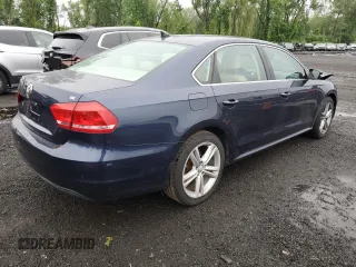 2014 Volkswagen Passat SE with VIN 1VWBP7A30EC008267, listed as a Copart auction lot 60261435 with 93,306 mi miles and Salvage title. Bid and sale history available at DreamBid. Image 3.
