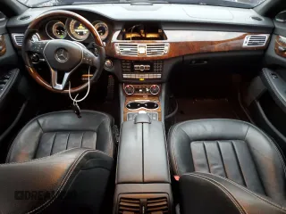 2013 Mercedes-Benz CLS 550 z VIN WDDLJ7DB0DA080775, wystawiony jako Copart lot #84939094 z przebiegiem 101 704 mil mil oraz Szkoda całkowita • Salvage title. Historia ofert i sprzedaży dostępna na DreamBid. Obrazek 8.