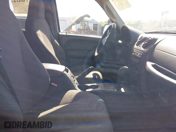 2004 Jeep Liberty Sport with VIN 1J4GL48K84W130852, listed as a IAAI auction lot 42130444 with 99,188 mi miles. Bid and sale history available at carsss.com. Image 5.