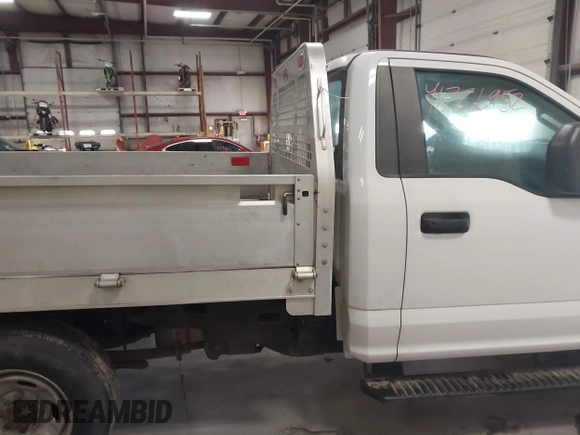 2018 Ford F-250 XL z VIN 1FDBF2A66JEC27005, wystawiony jako IAAI lot #41746952 z przebiegiem 66 769 mil mil oraz . Historia ofert i sprzedaży dostępna na DreamBid. Obrazek 13.