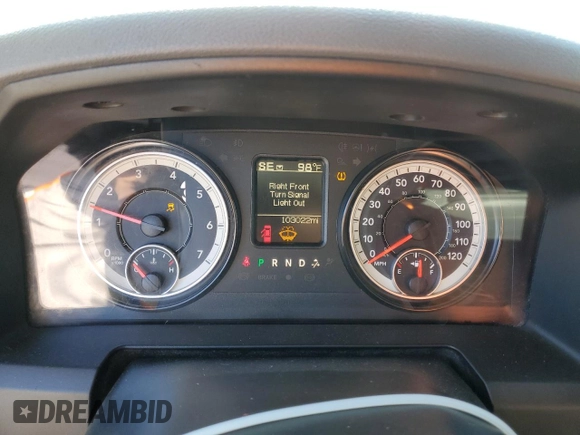 2018 Ram 1500 SLT z VIN 1C6RR6GG1JS317639, wystawiony jako Copart lot #83449814 z przebiegiem 103 022 mil mil oraz Szkoda całkowita • Salvage title. Historia ofert i sprzedaży dostępna na DreamBid. Obrazek 9.